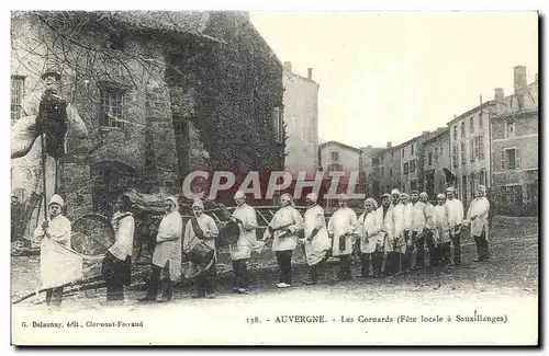 REPRO Auvergne Les Cornards Fete locale a Sauxillanges