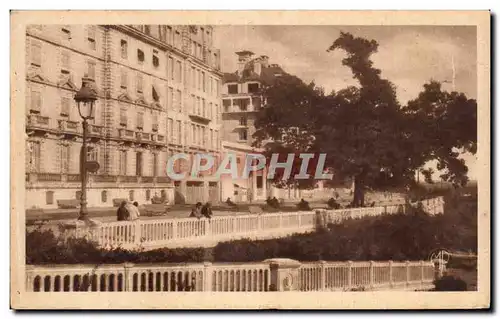 Cartes postales Pau Le Boulevard des Pyrenees et le Chene de sully