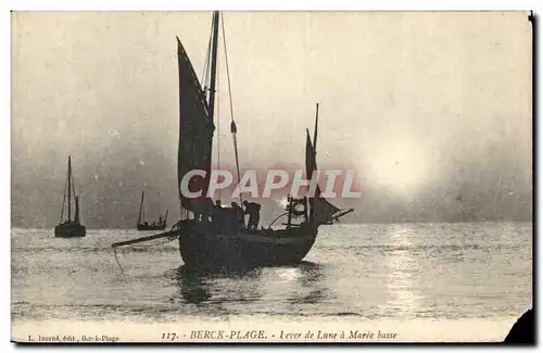 Cartes postales Berck Plage Lever de Lune a Maree Basse Bateau