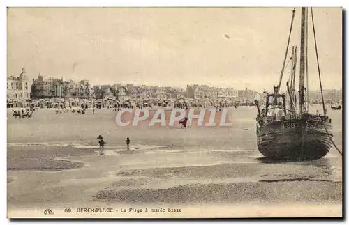 Cartes postales Berck Plage La Plage a Maree Basse Bateau