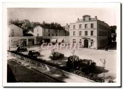 Cartes postales moderne Contrexeville La cour d'honneur