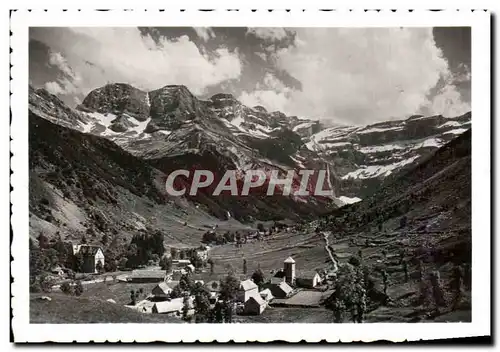Cartes postales moderne Gavarnie La Cirque et le Village