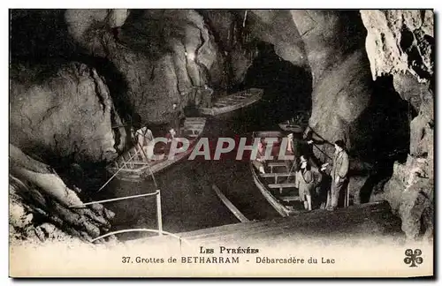 Ansichtskarte AK Betharram Les Pyrenees Grottes Debarcadere du lac