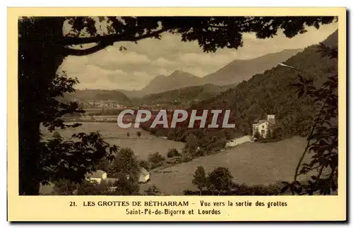 Cartes postales Les Grottes De Betharram Vue vers La Sortie des grottes Saint Pe de Biqorre et Lourdes