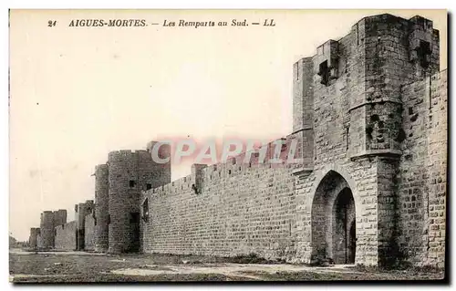 Cartes postales Aigues Mortes Les remparts au Sud