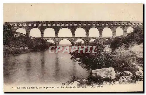 Ansichtskarte AK Le Pont du Gard vu de face sur la rive droite du Gardon