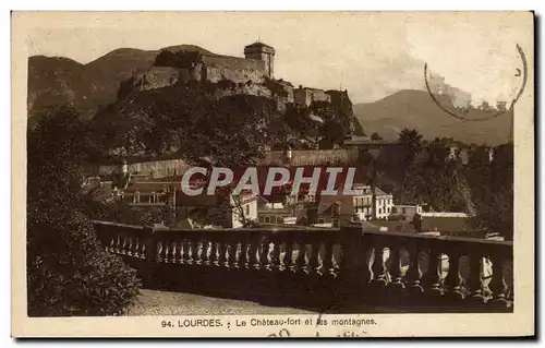 Cartes postales Lourdes Le chateau Fort Et Les Montagnes