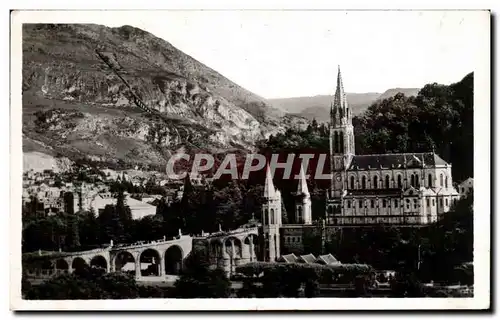 Cartes postales Lourdes La Basilique vue de Cote