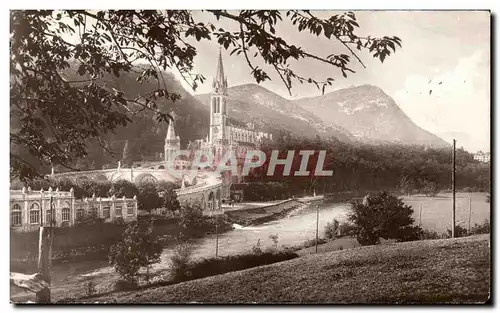 Cartes postales Lourdes La Basilique et la Gave