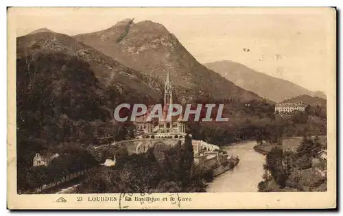 Cartes postales Lourdes La Basilique et le Gave