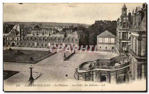 Cartes postales Fontainebleau Le chateau La cour des adieux