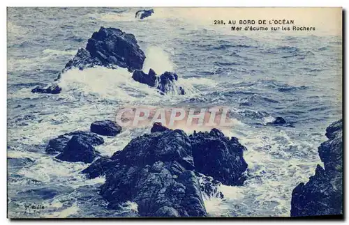 Cartes postales Au Bord De L'ocean mer d'ecume sur les Rochers
