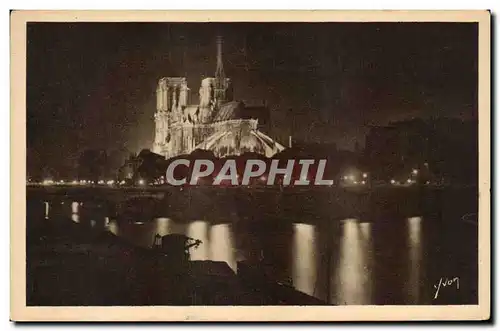Cartes postales Paris En Flanant Notre Dame illuminee Yvon