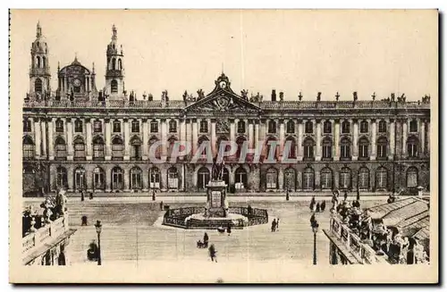 Cartes postales Nancy Place Et Statue De Stanislas L&#39Hotel De Ville Et La Cathedrale