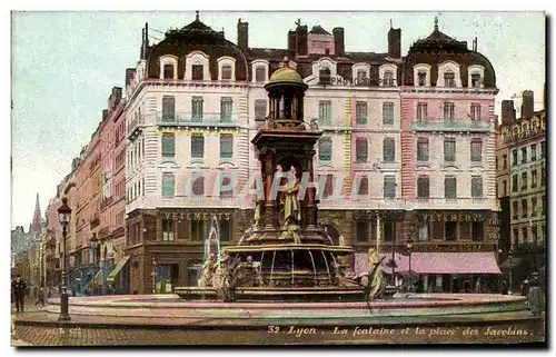 Cartes postales Lyon La Fontaine et la Place des Jacobins