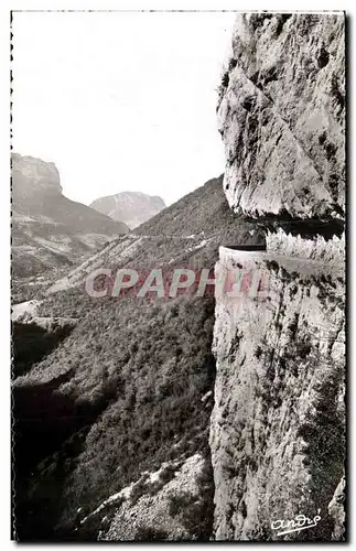 Cartes postales Les Belles Alpes Francaises Le Vercors Les Grands Goulets Un a Pic