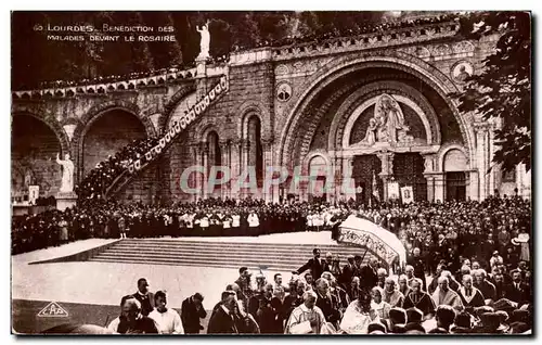 Ansichtskarte AK Lourdes Benediction Des Malades Devant Le rosaire