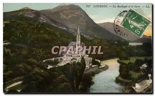 Cartes postales Lourdes La Basilique et le Gave