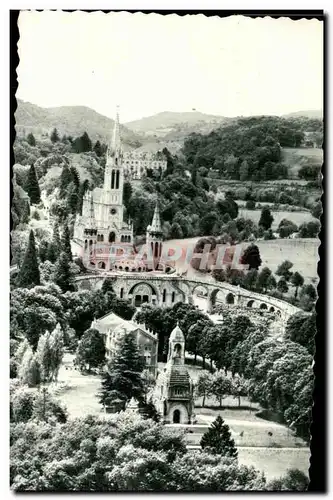 Cartes postales Lourdes La Basilique et le Gave Monument Interallie