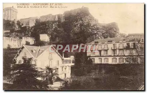 Ansichtskarte AK Lourdes Souvenirs Et Sites Hotel de la Grottes de le Fort Rue de la Grotte