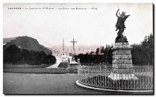 Ansichtskarte AK Lourdes Le Statue de St Michel La Croix des Bretons