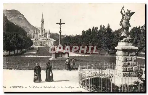 Cartes postales Lourdes La Statue de saint Michel et la Basilique