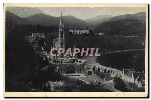 Cartes postales Lourdes La Basilique Vue Du Chateau Fort