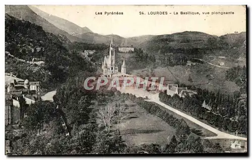 Ansichtskarte AK Les Pyrenees Lourdes La Basillque vue plongeante