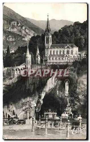 Ansichtskarte AK Lourdes La Basilique et la Grotte Miraculeuse