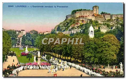 Ansichtskarte AK Lourdes L&#39Espianade Pendant La Procession