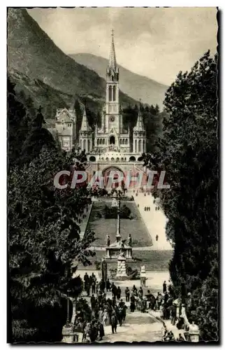 Ansichtskarte AK Lourdes La Basilique Et l&#39esplanade Des Processions