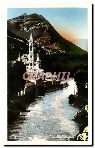 Cartes postales Lourdes La Basilique Et le Gave