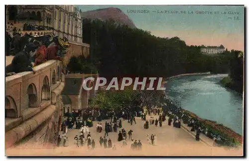 Cartes postales Lourdes La Place De La Grotte Le Gave