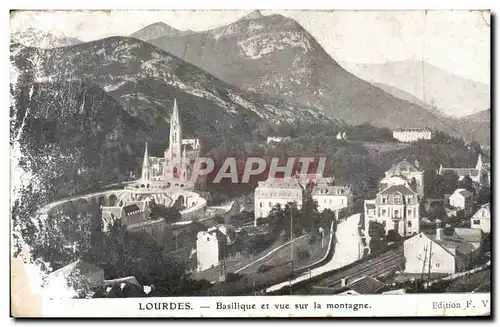 Cartes postales Lourdes Basilique et Vue sur la montagne