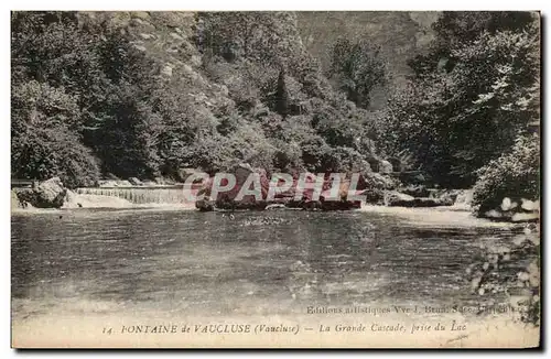 Cartes postales Fontaine de Vaucluse La Grande Cascade prise du Lac