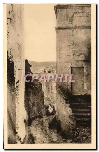 Ansichtskarte AK Paysages et Pierres de Provence Les Baux Vieille Rue conduisant aux Remparts