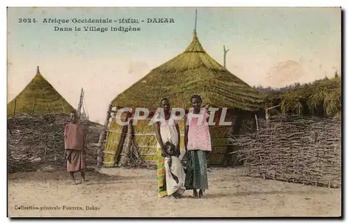 Cartes postales Afrique Oceidentale Senegal Dakar Dans le Village indigence