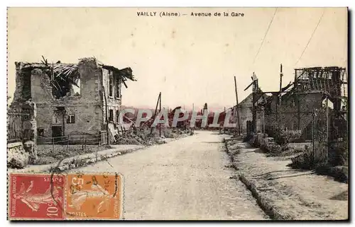 Ansichtskarte AK Vailly Avenue De la Gare Militaria