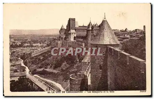Cartes postales Carcassonne La Cite De Les Remparts et la Ville
