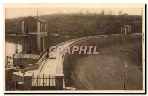 Ansichtskarte AK Eguzon Le Barrage Une des deux tours munies de vannes permettant la prise d&#39eau pour le fonct