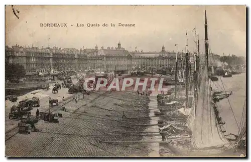 Ansichtskarte AK Bordeaux Les Quais de la Douane Bateaux