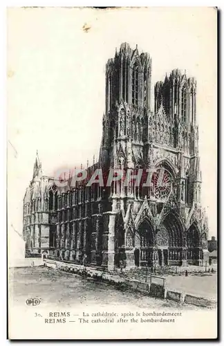 Cartes postales Reims La Cathedrale apres le Bombardement