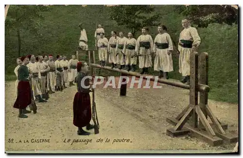 Cartes postales La Caserne Le passage de la poutre Militaria