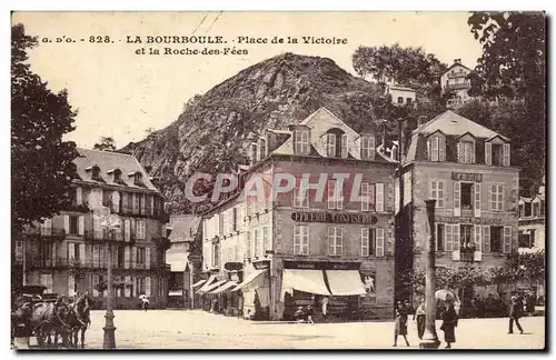 Cartes postales La Bourboule Place de la Victoire et la Roche des Fees