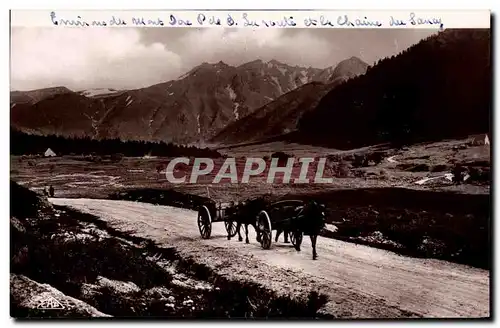 Cartes postales Env du Mont Dore La Route et la Chaine du Sancy