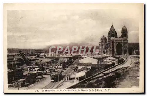 Ansichtskarte AK Marseille La Cathedrale et le Bassin de la Joliette