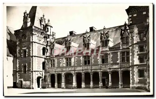 Cartes postales Blois Le Chateau Cour Interieure