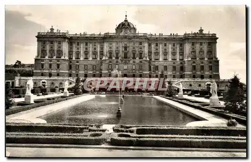 Cartes postales moderne Madrid Le palais royal et les jardins de Sabatini