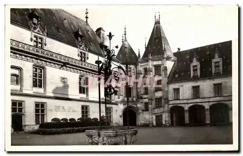 Cartes postales Chaumont sur loire Le Chateau Cour D&#39Honneur