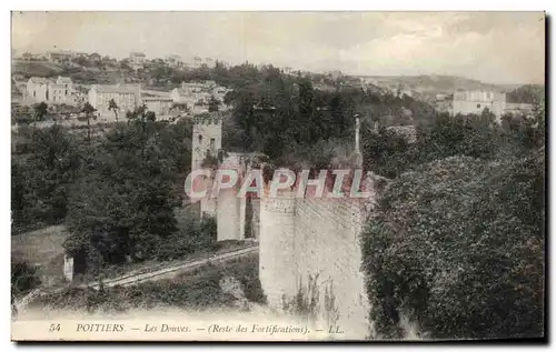 Cartes postales Poitiers Les Douves Restes des fortifications